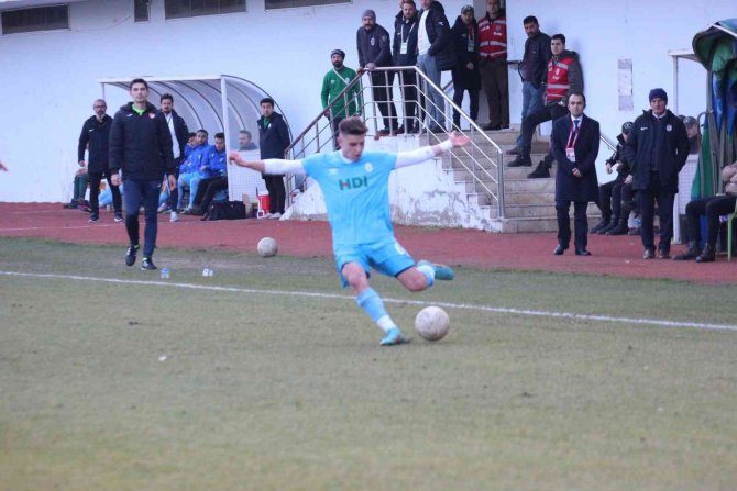 Tff 2. Lig: Pazarspor: 0 - Van Spor Fk: 2