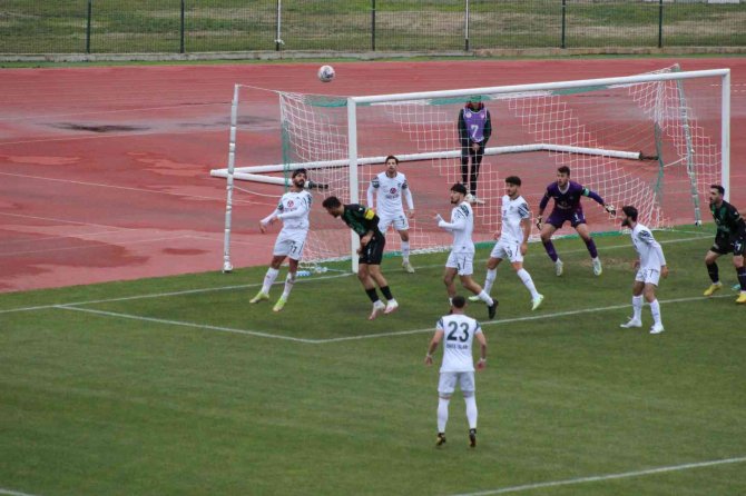 Kocaelispor, Liderlik Şansını Elinin Tersiyle İtti