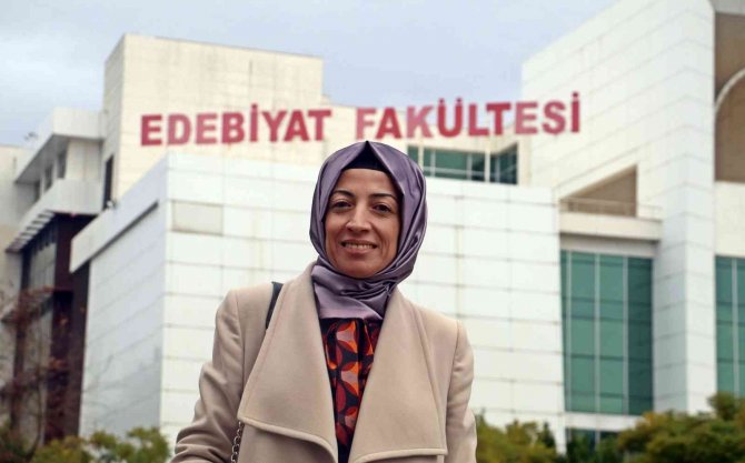 28 Şubat’ta Başörtüsüz Sıralardan, Başörtülü Akademisyenliğe