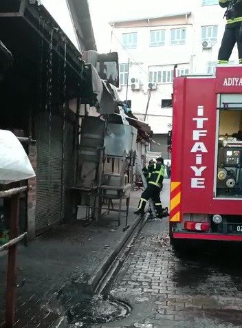 İ̇ş Yerinde Çıkan Yangın Korkuttu
