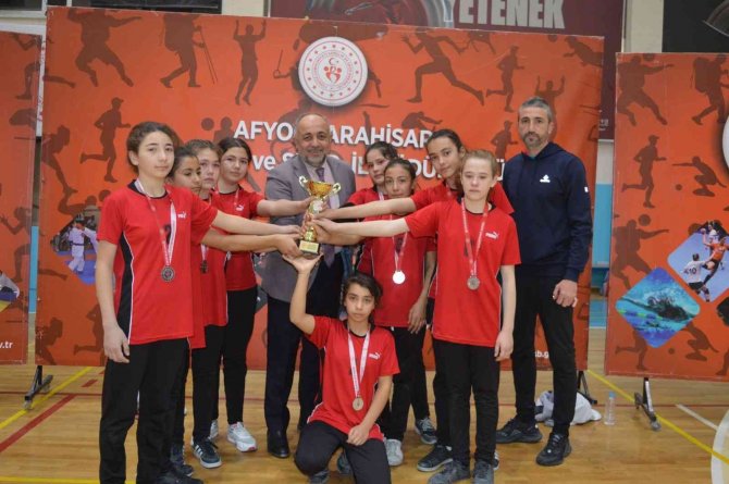 Voleybol Küçük Kızlar Müsabakaları Tamamlandı