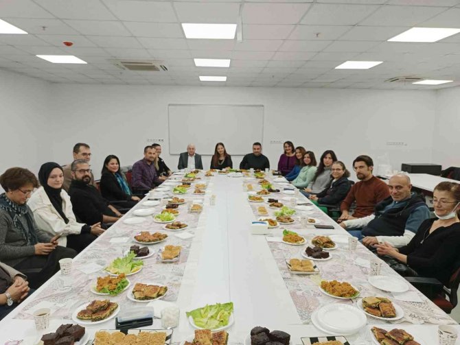 Adü İ̇letişim Fakültesi Akademik Kurul Toplantısı Gerçekleşti
