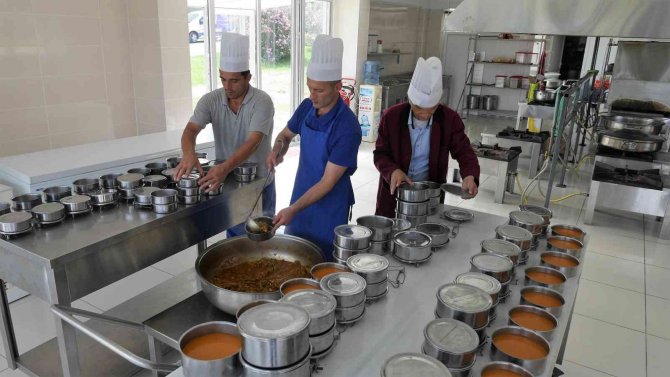 Başiskele’de Binlerce İhtiyaç Sahibi Aileye Ulaşıldı