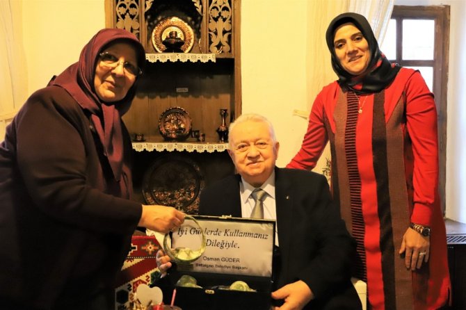 Bestekar Ateş’e Sürpriz Kutlama