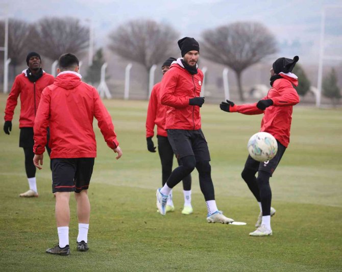 Sivasspor’da Uğur Çiftçi, Bugünkü İdmanda Yer Aldı