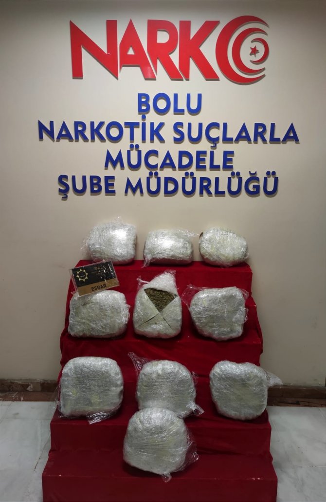 Minibüsten 12 Kilo Esrar Çıktı: 2 Gözaltı