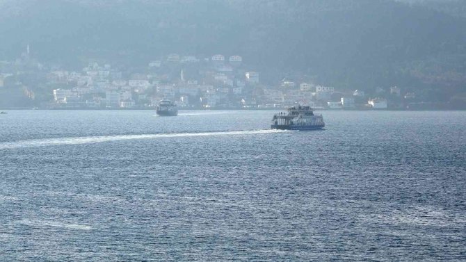 Bozcaada Ve Gökçeada’ya 2 Gün Feribot Seferlerine Fırtına Engeli