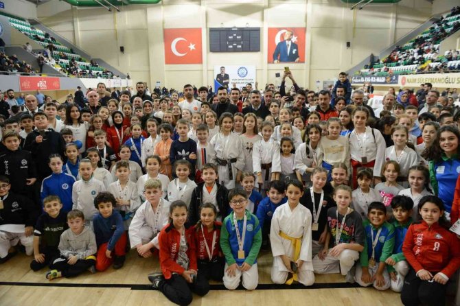 Yıldırım’da Karate Rüzgârı