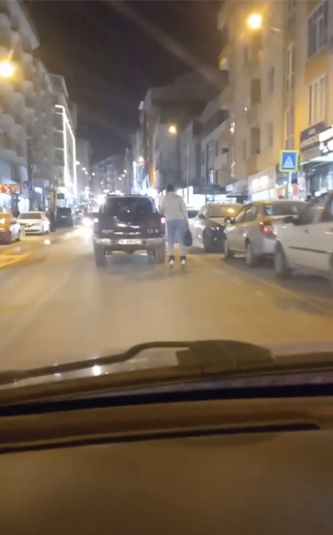 Bursa’da Patenli Gencin Tehlikeli Yolculuğu Kameraya Yansıdı