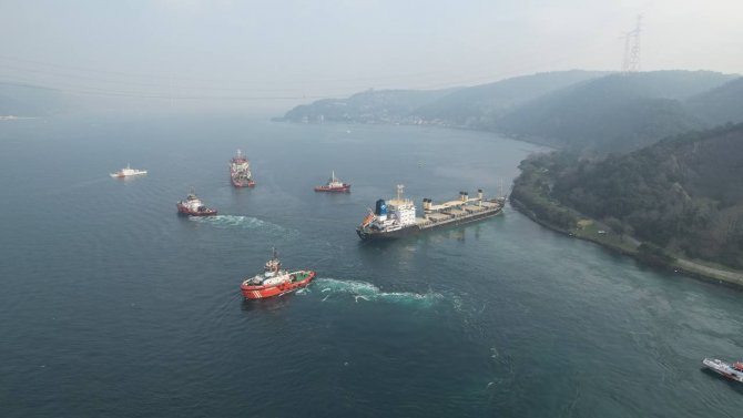 Beykoz’da Karaya Oturan Gemiyi Çekme İşlemlerine Başlandı