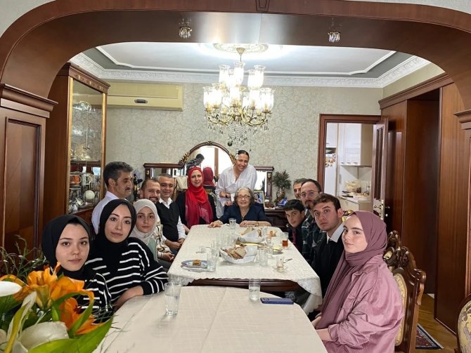 Çocuk Edebiyatı Yazarı Gülten Dayıoğlu’nu Duygulandıran Ziyaret