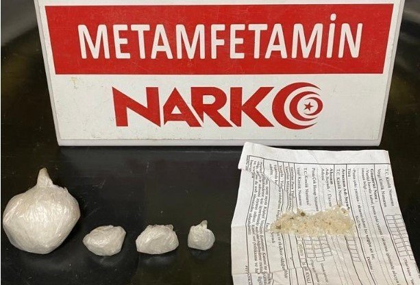 Denizli’de Tacirlere Darbe; Kilolarca Uyuşturucuyla Yakalandılar
