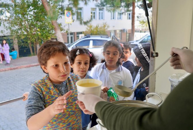 Didim Belediyesi2nden “Okullara 1 Öğün Ücretsiz Yemek” Kampanyasına Destek