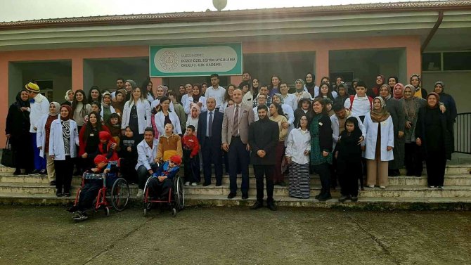 Özel Öğrenciler Masal Kahramanlarını Canlandırdı