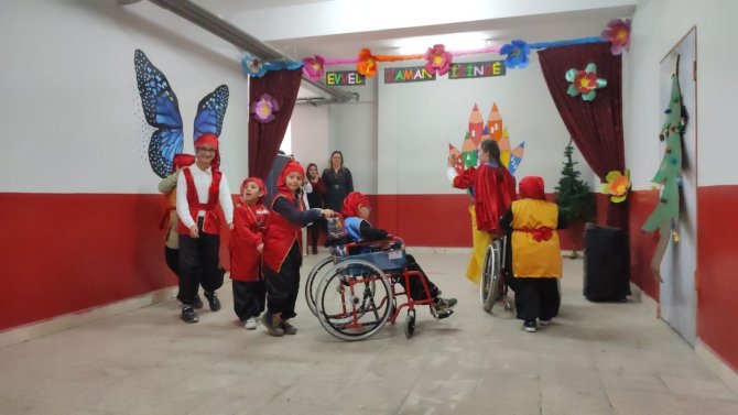 Özel Öğrenciler Masal Kahramanlarını Canlandırdı