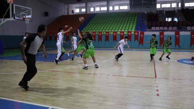 Elazığ’da Yıldızlar Basketbol İ̇l Şampiyonası Başladı