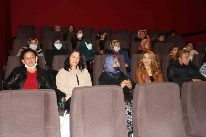 90 Yaşında İlk Kez Avm Ve Sinemaya Gitti, O Anlar Tebessüm Ettirdi