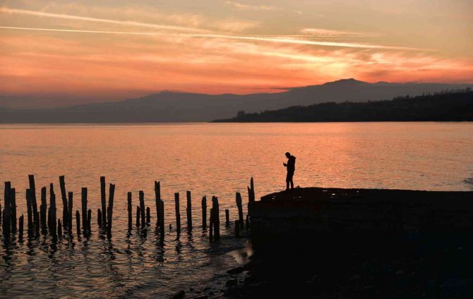 Van Gölü’nde Seyrine Doyumsuz Gün Batımı