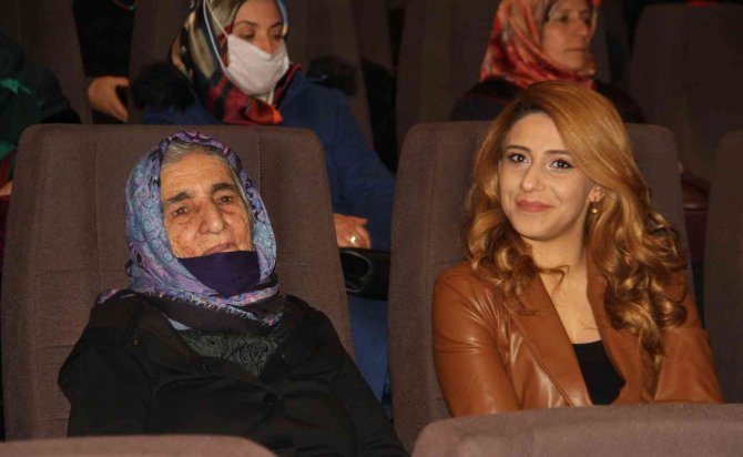 90 Yaşında İlk Kez Avm Ve Sinemaya Gitti, O Anlar Tebessüm Ettirdi