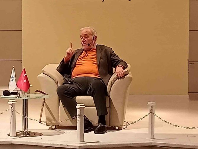 Prof. Dr. İ̇lber Ortaylı: “Kim Ki Gençlere Sahiptir, Geleceğe Sahiptir Ve Bu En Önemli Olaydır”