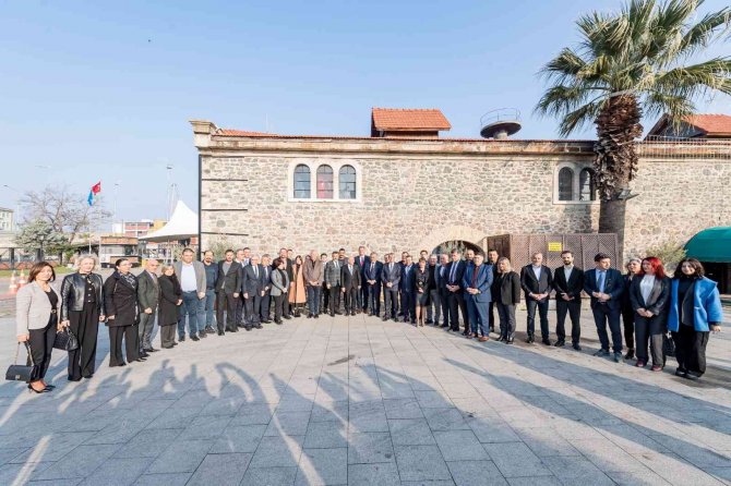 Başkan Soyer’den İ̇zmir’de Yeni Eğitim Modeli Çağrısı