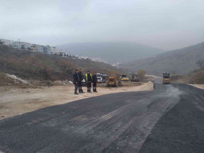 Karesi Belediyesi Yeni Toki̇ Yolunu Asfaltladı