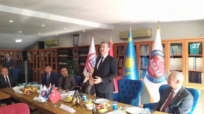 Kazakistan Büyükelçisi’nden Avrasya Bir Vakfına Ziyaret