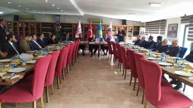 Kazakistan Büyükelçisi’nden Avrasya Bir Vakfına Ziyaret