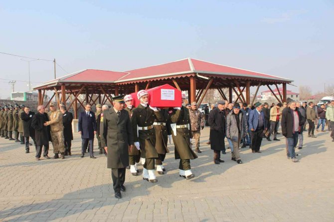 Kıbrıs Gazisi Resul Timur’un Cenazesi Toprağa Verildi