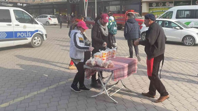 Yahşihan Belediyesinden Üniversite Öğrencilerine Çorba İkramı