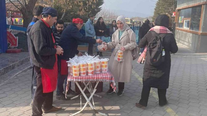 Yahşihan Belediyesinden Üniversite Öğrencilerine Çorba İkramı