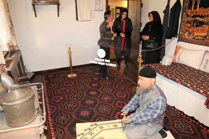 Bestekar Ateş’e Sürpriz Kutlama