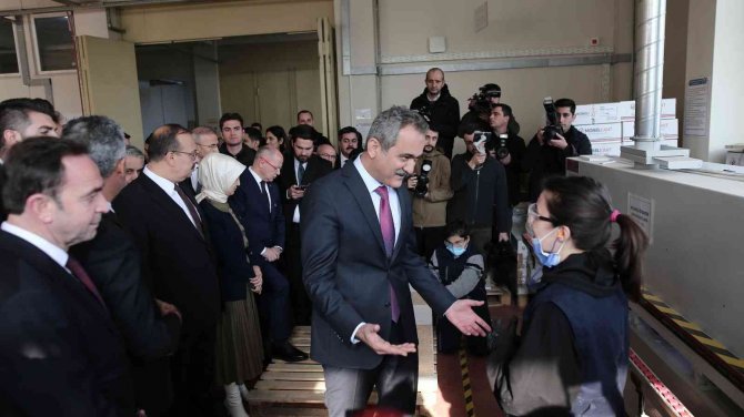 Bakan Özer: "Kat Sayı Uygulamasından Sonra Ciddi Travma Yaşayan Mesleki Eğitim Artık Çok Güçlü"