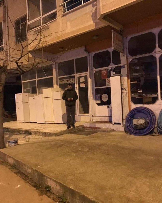 Mhp Çınarcık İ̇lçe Teşkilatı’nda Esnafa Siftah Parası