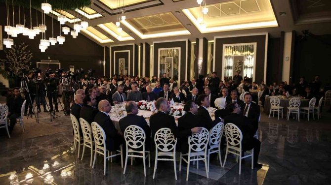 Bakan Özer: "Çırak Ve Kalfa Sayısı 159 Binden 1 Milyon 250 Bine Çıktı"