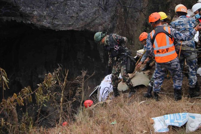 Nepal’de Düşen Uçağın Karakutuları Bulundu