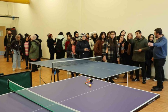 Öğrencilere “Üniversiteyi Keşfediyorum” Etkinliği