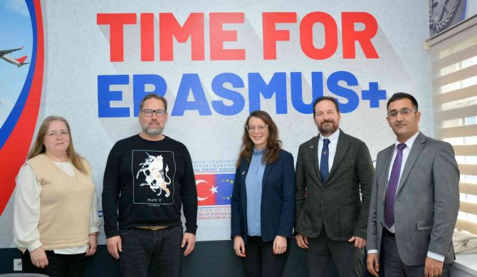 Okullarda Obezitenin Önüne "Fit For Kids" Projesiyle Geçilecek