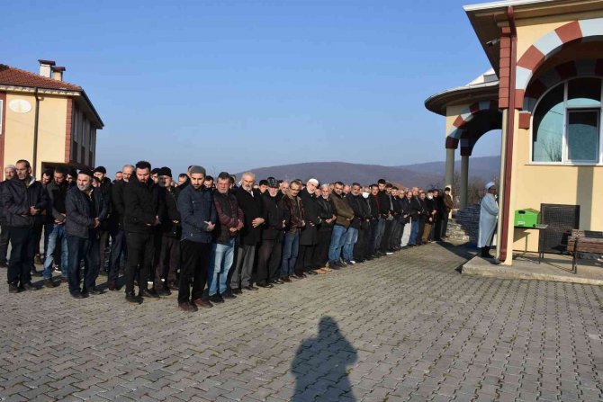 Kazada Ölen 17 Yaşındaki Genç, Son Yolculuğuna Uğurlandı
