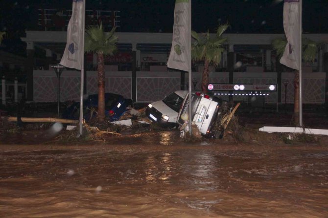 11 Kişinin Öldüğü Sel Felaketiyle İlgili Yargılanan 10 Kişi Beraat Etti