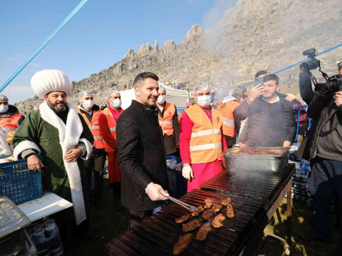 Sivrihisar Dövme Sucuk Festivali’nde Zara Ve Özgür Can Çoban Sahne Alacak