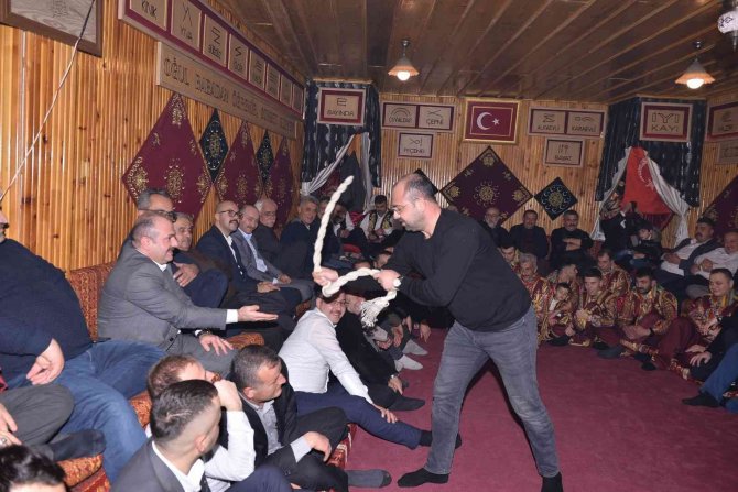 Tosya Yarenleri 2023 Yılı İlk Ocağını Kastamonu İlçe Belediye Başkanlarına Yaktı