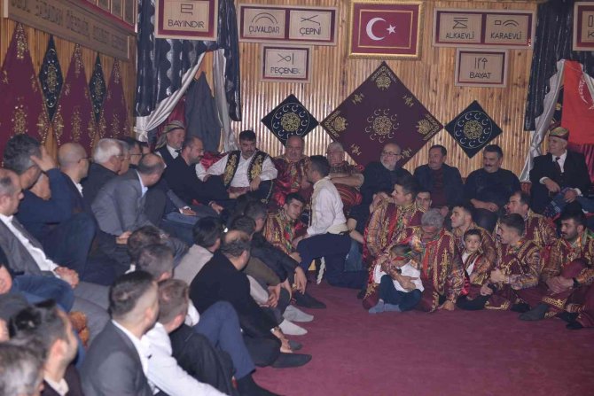 Tosya Yarenleri 2023 Yılı İlk Ocağını Kastamonu İlçe Belediye Başkanlarına Yaktı