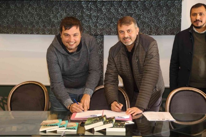 Uşak Belediyesi Gençleri Okumaya Teşvik Ediyor