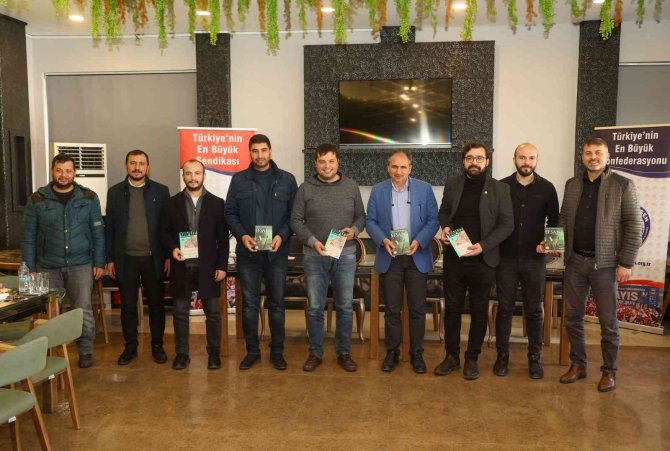 Uşak Belediyesi Gençleri Okumaya Teşvik Ediyor