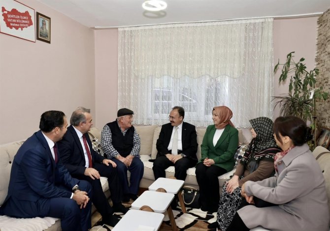 Vali Kızılkaya Şehit Ailesini Ziyaret Etti