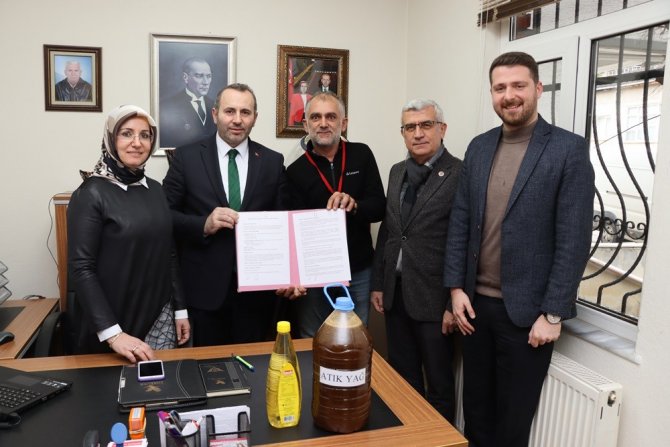Yalova Belediyesinde 5 Litre Atık Yağ Getirene 1 Litre Ayçiçek Yağı Hediye