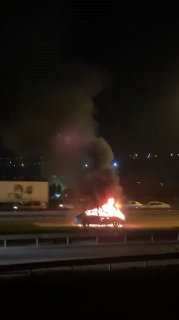 Tuzla Tem’de Otomobil Alev Alev Yandı