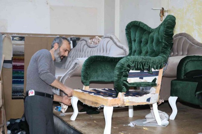Ceketiyle Geldiği İ̇stanbul’da Yurt Dışına Ürün Satıyor