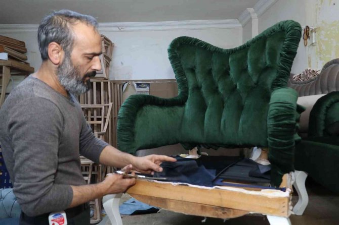 Ceketiyle Geldiği İ̇stanbul’da Yurt Dışına Ürün Satıyor
